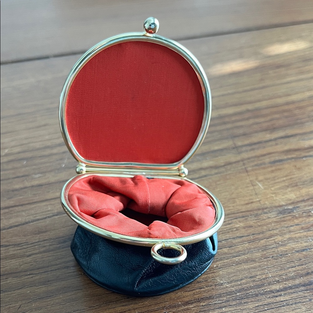 Vintage Neiman Marcus collapsible change purse